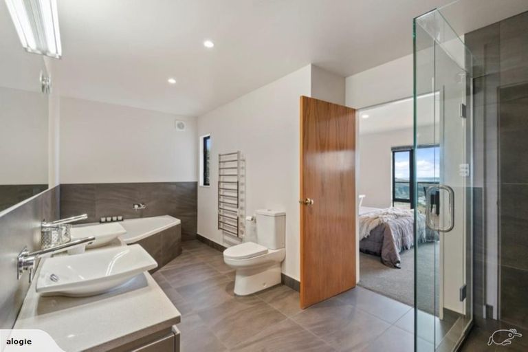 Photo of property in 272 Major Hornbrook Road, Mount Pleasant, Christchurch, 8081