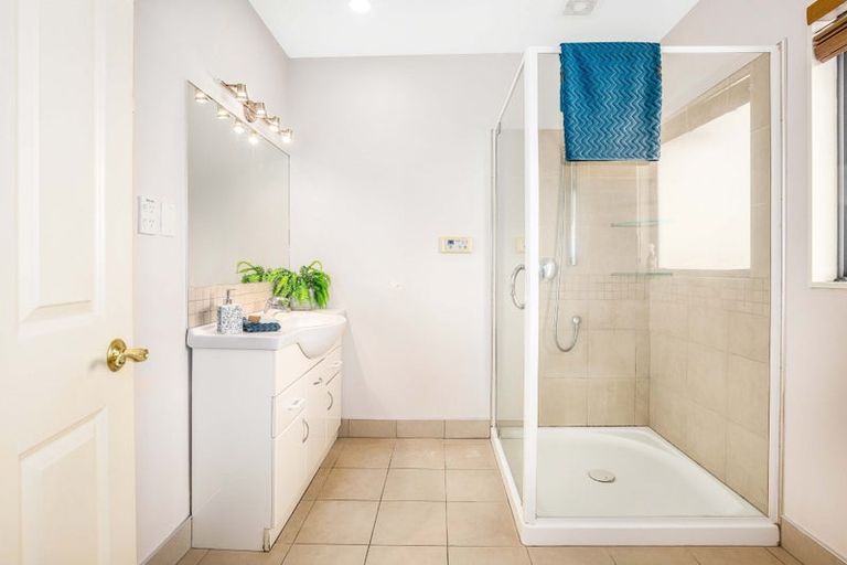 Photo of property in 54 Kakariki Grove, Waikanae, 5036