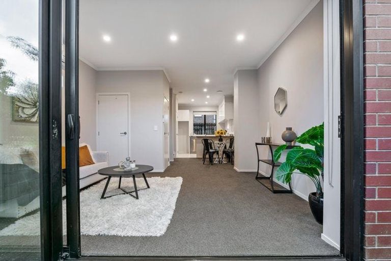 Photo of property in 6/89 Hobsonville Point Road, Hobsonville, Auckland, 0616