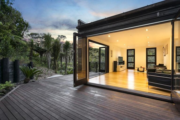 Photo of property in 231c Huia Road, Titirangi, Auckland, 0604