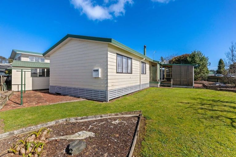 Photo of property in 57 Sandspit Road, Waiuku, 2123