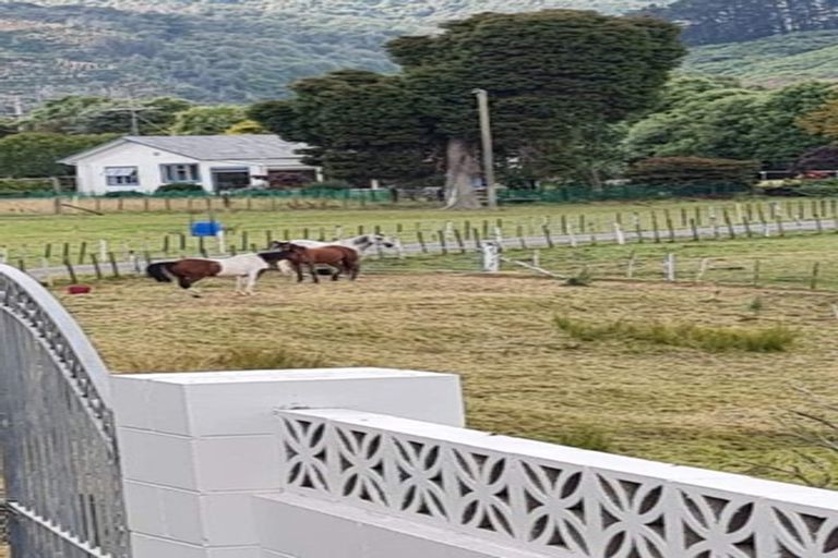 Photo of property in 347 Waitohu Valley Road, Otaki, 5583