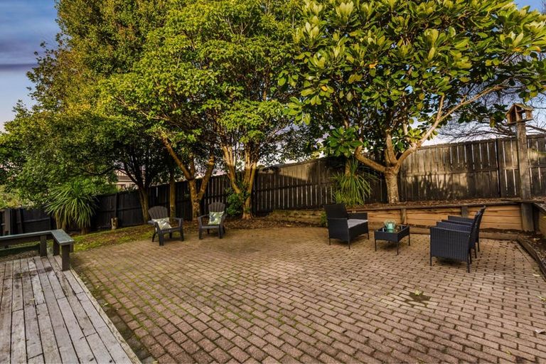 Photo of property in 9 Queen Natalie Place, Massey, Auckland, 0614