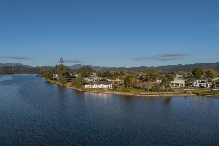 Photo of property in 96 Albert Street, Whitianga, 3510