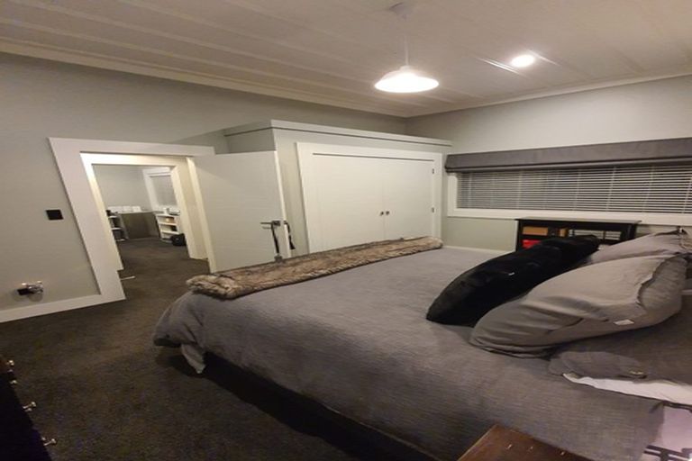 Photo of property in 42 Collins Street, Hawera, 4610