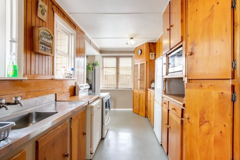 Photo of property in 33 Williams Street, Marewa, Napier, 4110