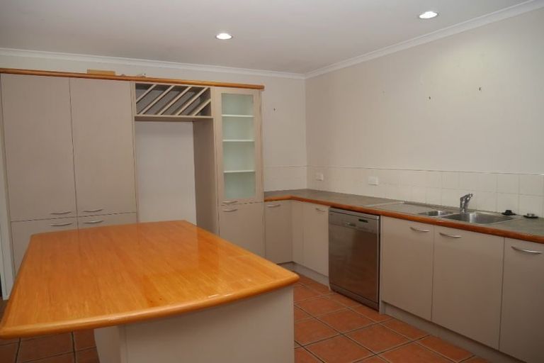 Photo of property in 8 Santa Teresa Court, Paraparaumu Beach, Paraparaumu, 5032