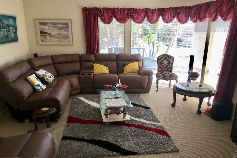 Photo of property in 50 Lansell Drive, East Tamaki Heights, Auckland, 2016