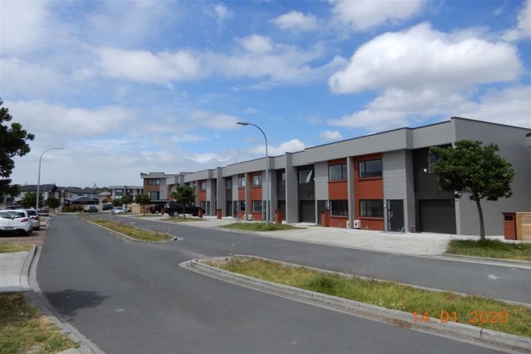 Photo of property in 46 Bordeaux Parade, Te Atatu South, Auckland, 0610
