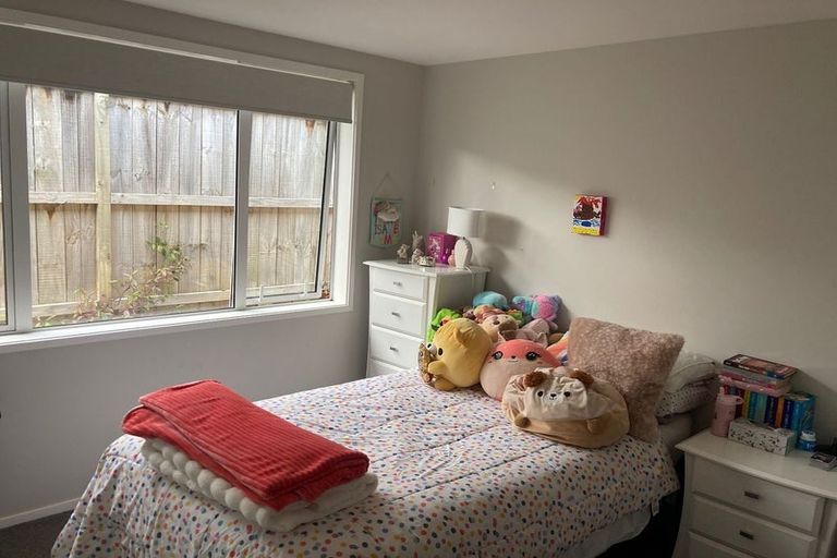 Photo of property in 13 Odlin Lane, Red Beach, 0932