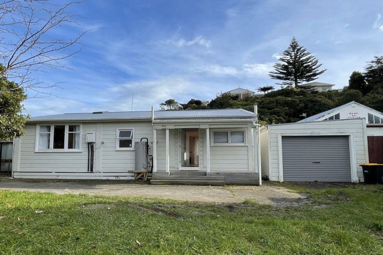 Photo of property in 68 Broderick Road, Johnsonville, Wellington, 6037