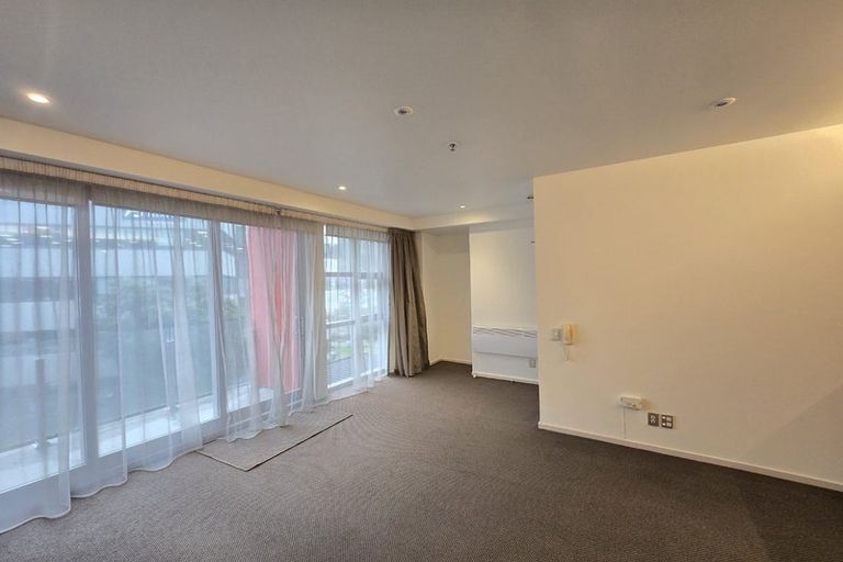 Photo of property in Summit Apartments, 11/184 Molesworth Street, Thorndon, Wellington, 6011
