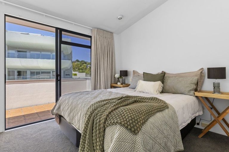 Photo of property in 2/227 Lake Terrace, Waipahihi, Taupo, 3330