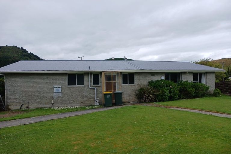 Photo of property in 35 Halsey Street, Clinton, 9534
