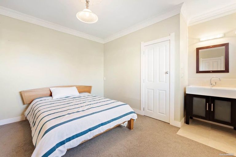 Photo of property in 399 Lake Road, Takapuna, Auckland, 0622