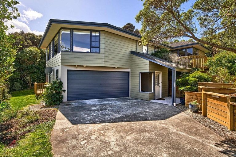 Photo of property in 14 Musket Lane, Whitby, Porirua, 5024