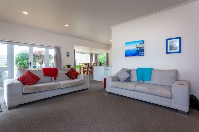 Photo of property in 200 Mayfair Avenue, Whangamata, 3620