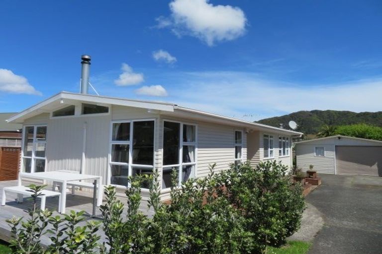 Photo of property in 3 Karamea Grove, Wainuiomata, Lower Hutt, 5014