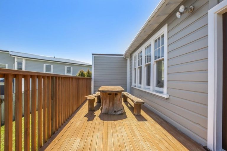 Photo of property in 21 Richard Street, Titahi Bay, Porirua, 5022