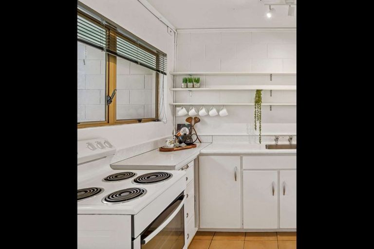 Photo of property in 22a/7 Church Street, Northcote Point, Auckland, 0627
