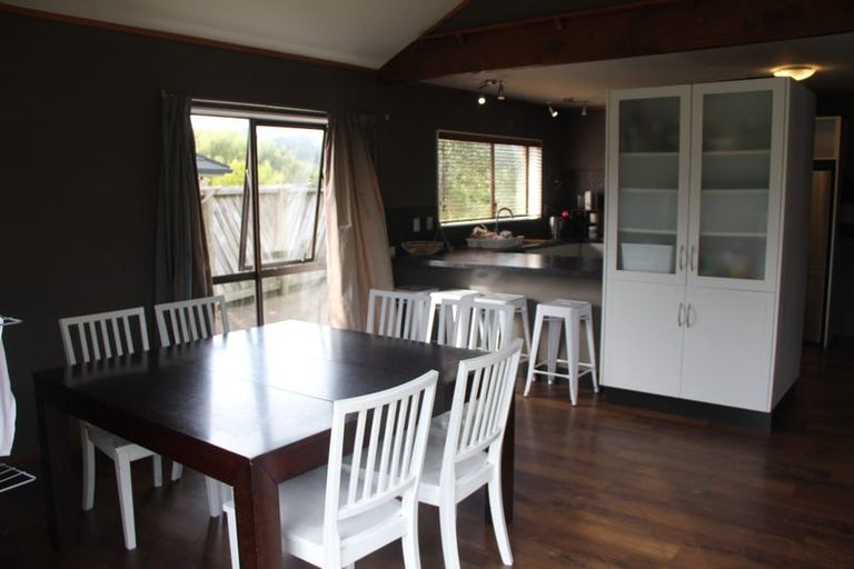 Photo of property in 32 Burbank Crescent, Churton Park, Wellington, 6037