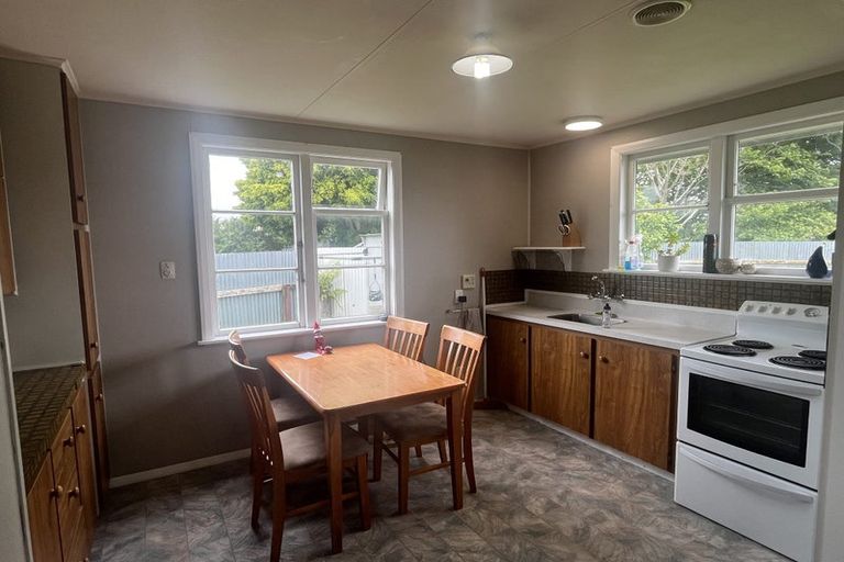 Photo of property in 6 Radnor Place, Highbury, Palmerston North, 4412