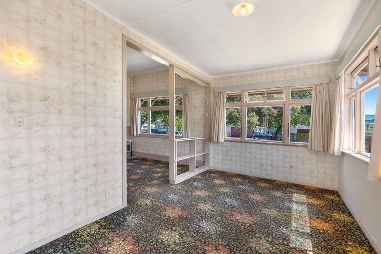 Photo of property in 2 Caius Avenue, Gonville, Whanganui, 4501