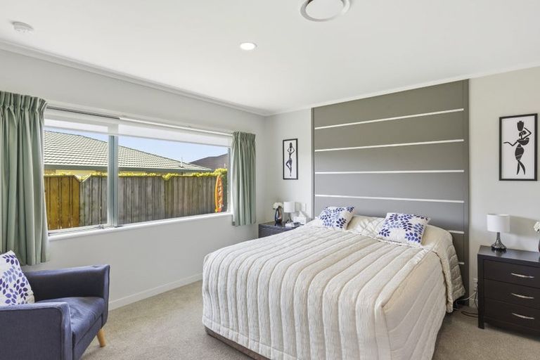 Photo of property in 100 Milne Drive, Paraparaumu, 5032