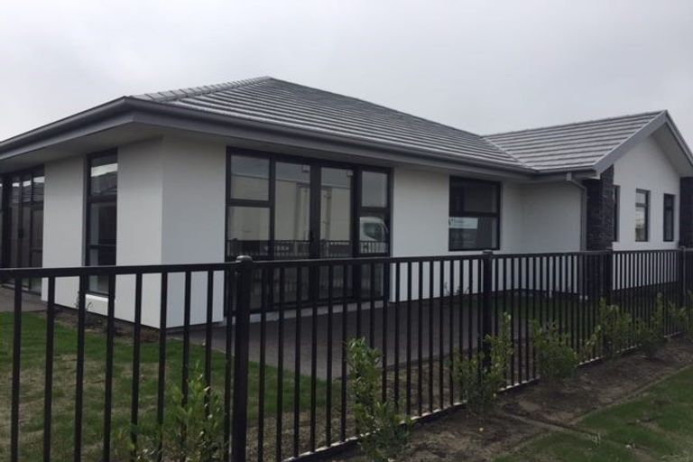 Photo of property in 3 Robalan Close, Halswell, Christchurch, 8025
