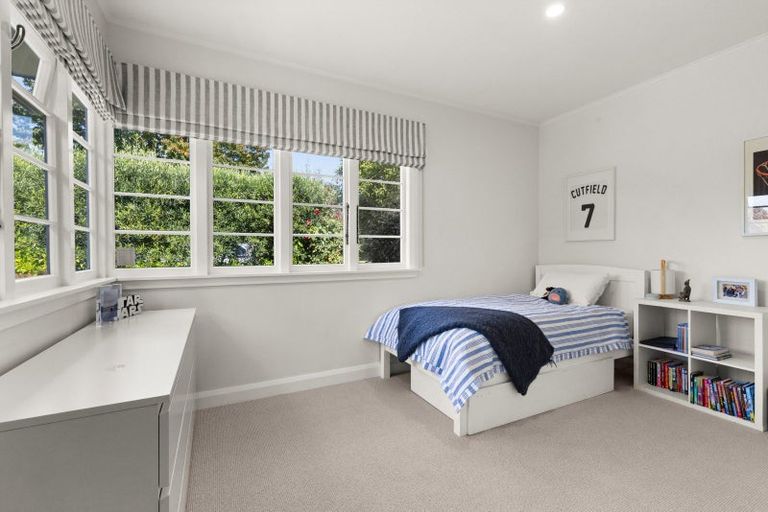Photo of property in 15 Gillean Street, Havelock North, 4130