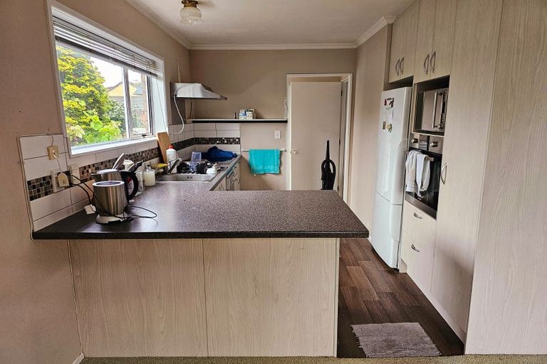 Photo of property in 21 Honeysuckle Place, Northcote, Christchurch, 8052