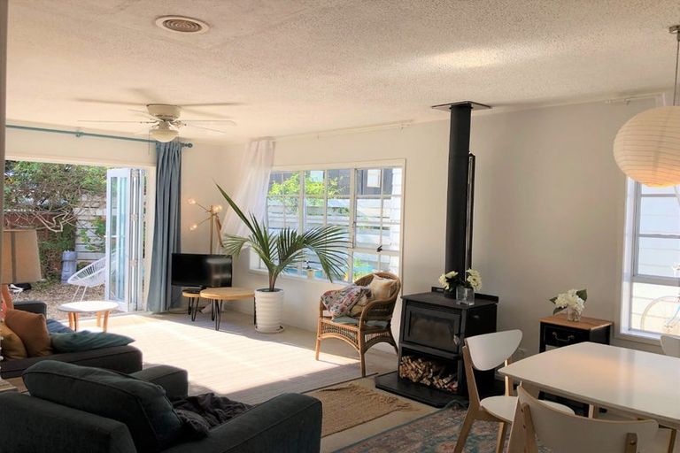 Photo of property in 2/55 Lake Road, Devonport, Auckland, 0624