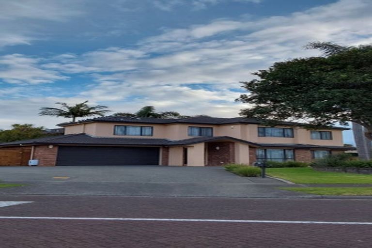 Photo of property in 66 Blackwood Drive, Wattle Downs, Auckland, 2103