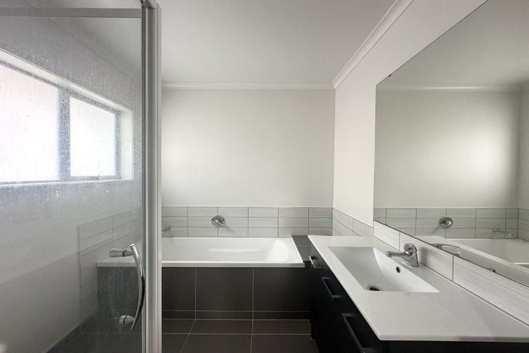 Photo of property in 66 Fairview Avenue, Fairview Heights, Auckland, 0632