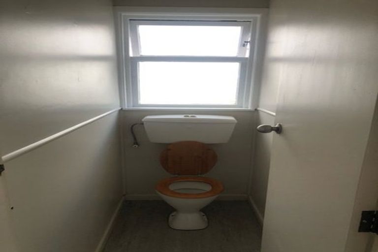 Photo of property in 3164 Great North Road, New Lynn, Auckland, 0600