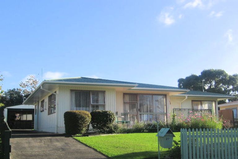 Photo of property in 27 Stillwater Place, Westbrook, Palmerston North, 4412