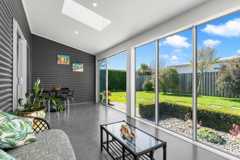 Photo of property in 12 Burgundy Drive, Martinborough, 5711