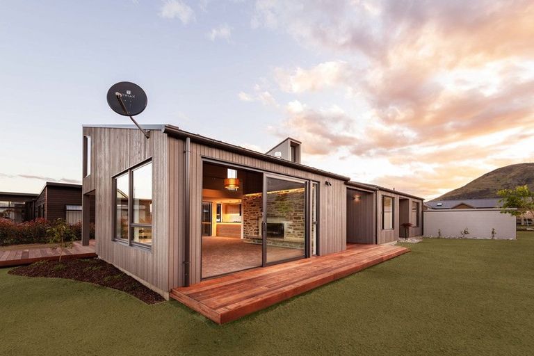 Photo of property in 3 Mcdonald Street, Wanaka, 9305