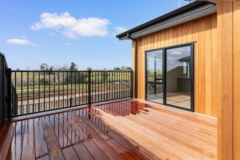 Photo of property in 11 Lumino Terrace, Peacocke, Hamilton, 3206
