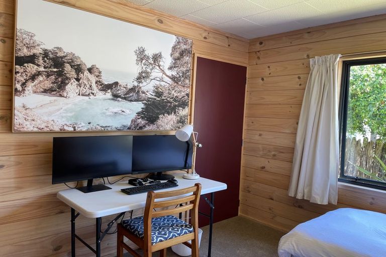Photo of property in 58 Kinloch Road, Kinloch, Taupo, 3377