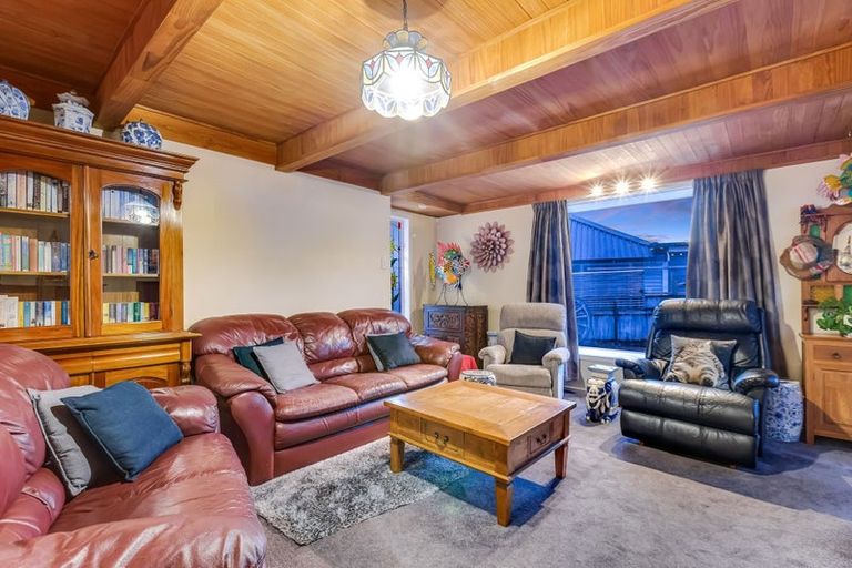 Photo of property in 3 Glen Alice Grove, Naenae, Lower Hutt, 5011