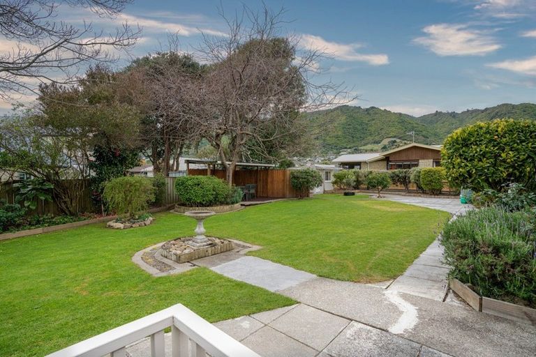Photo of property in 9 Lesley Grove, Waikanae, 5036