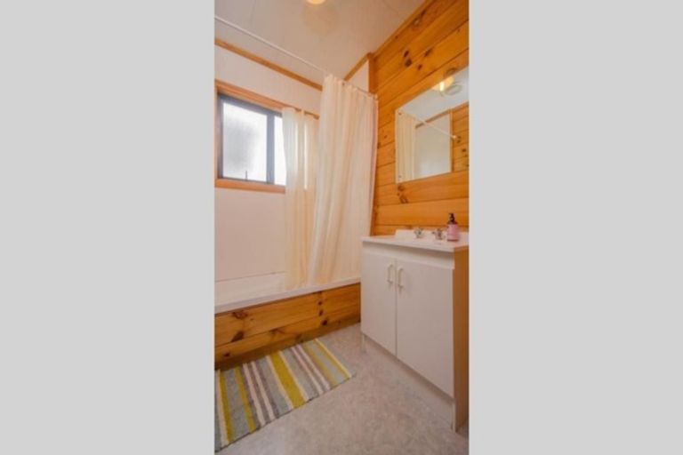 Photo of property in 42a Rimu Street, New Lynn, Auckland, 0600