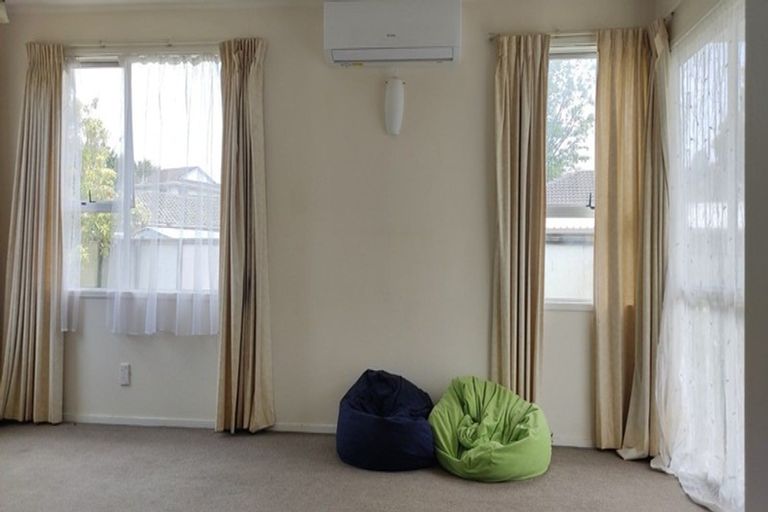 Photo of property in 6 Fiesta Drive, Half Moon Bay, Auckland, 2012