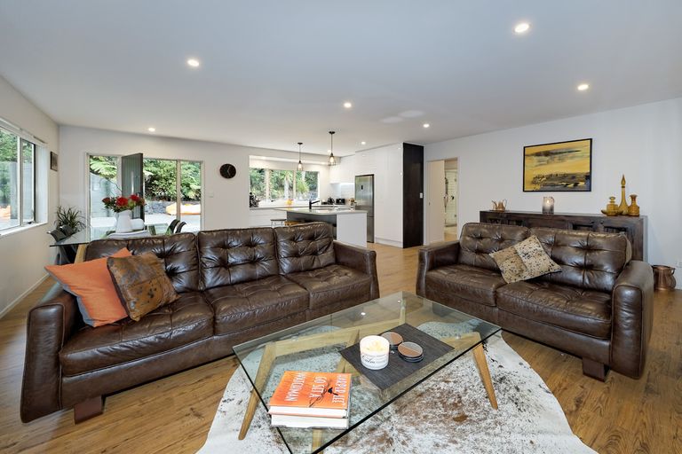 Photo of property in 53a Onedin Place, Titirangi, Auckland, 0604