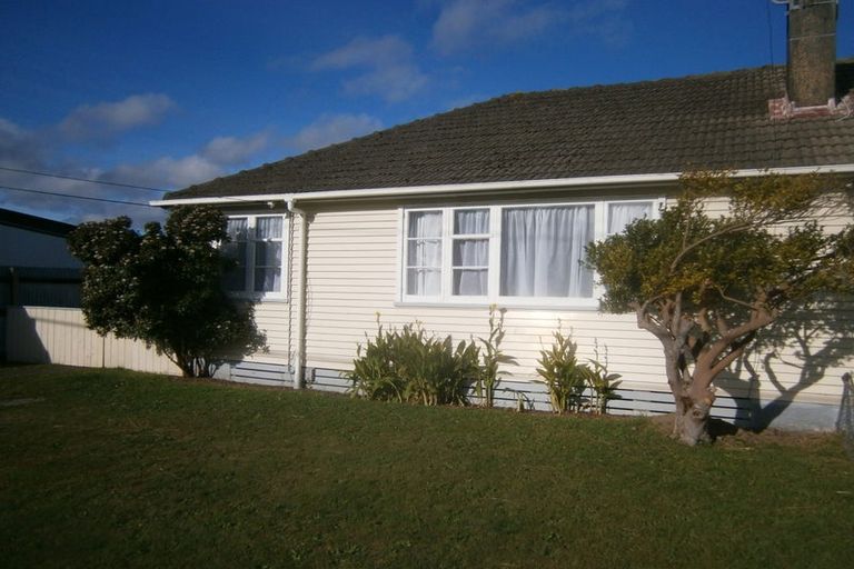 Photo of property in 12 Hunter Street, Taita, Lower Hutt, 5011