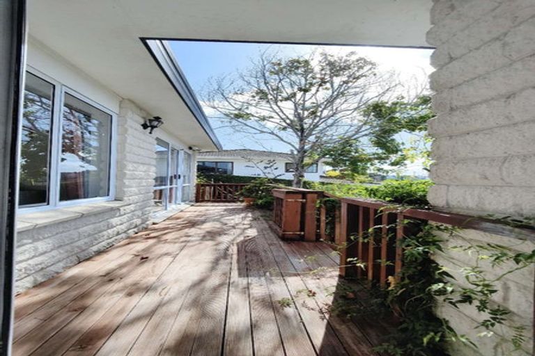 Photo of property in 72 Granville Drive, Massey, Auckland, 0614