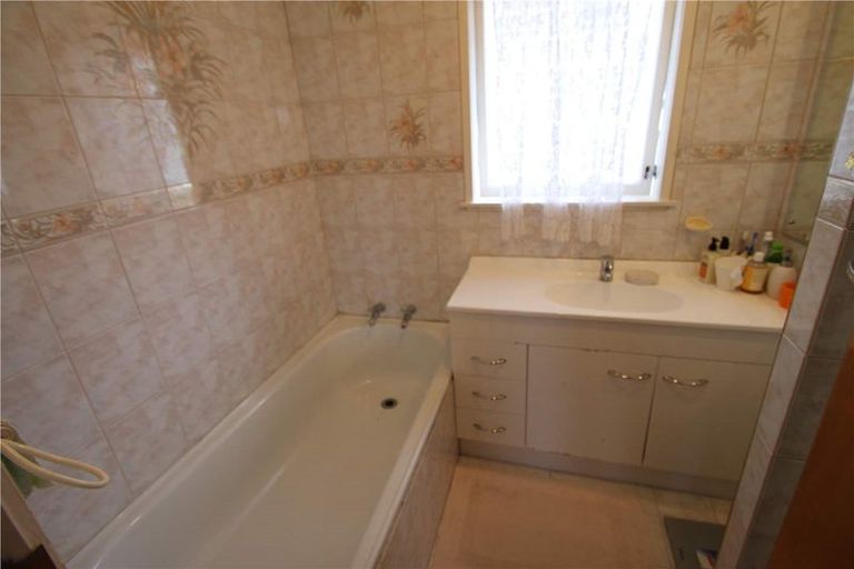 Photo of property in 50 Marlborough Avenue, Glenfield, Auckland, 0629