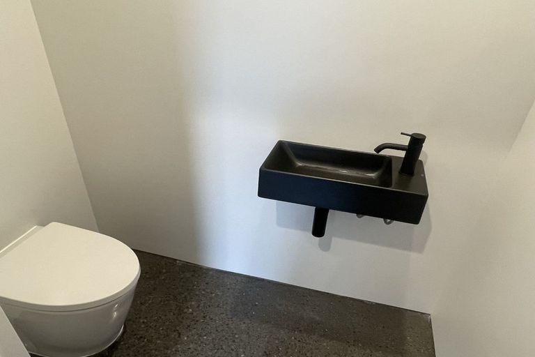 Photo of property in 19 Selleck Street, Mount Pleasant, Christchurch, 8081