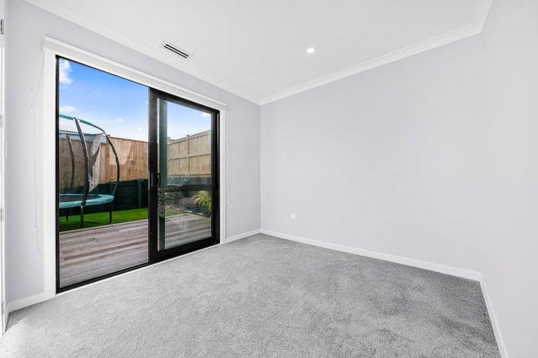 Photo of property in 49 Kumukumu Road, Long Bay, Auckland, 0630